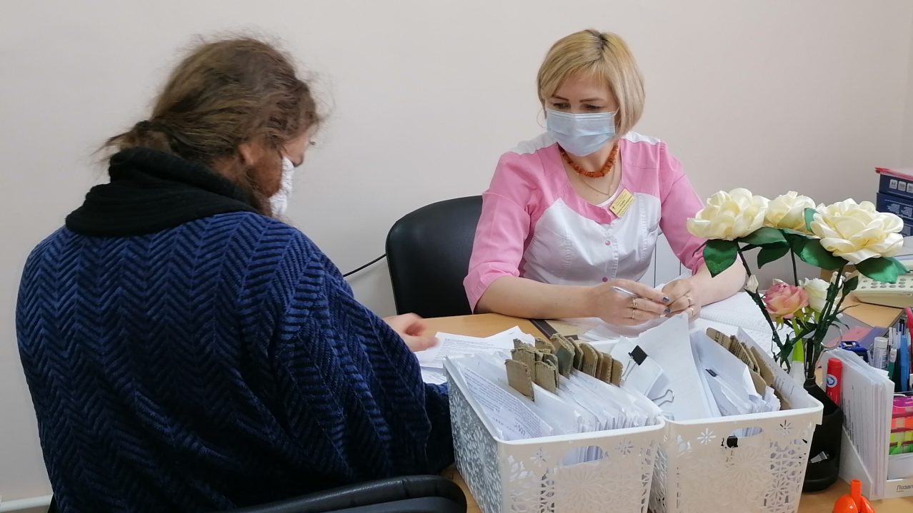 Более тысячи жителей Каменска-Уральского поставили прививки от коронавируса