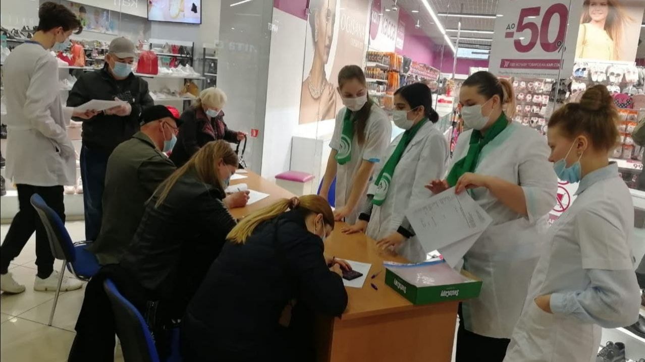 За выходные в Каменске-Уральском привили от коронавируса 627 человек