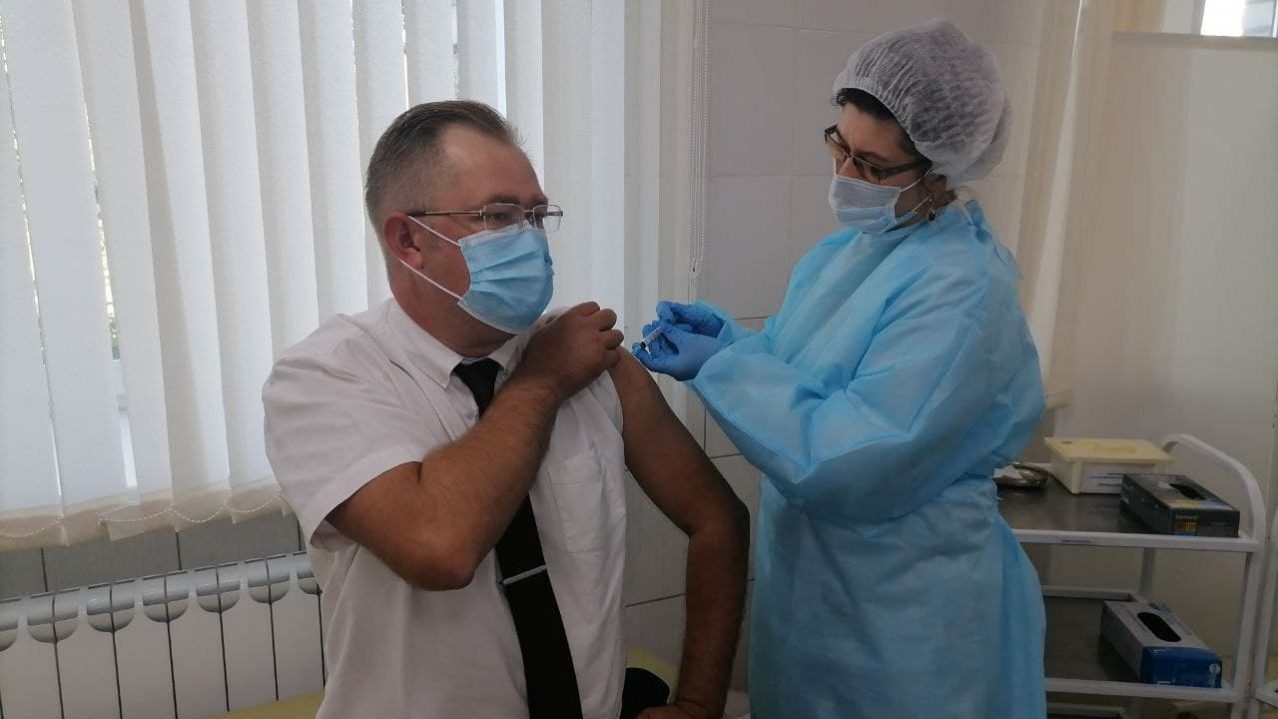 В Каменске-Уральском началась повторная вакцинация препаратом Спутник Лайт