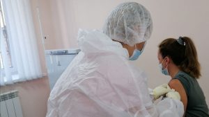 Существующие вакцины против коронавируса защитят и от новых штаммов