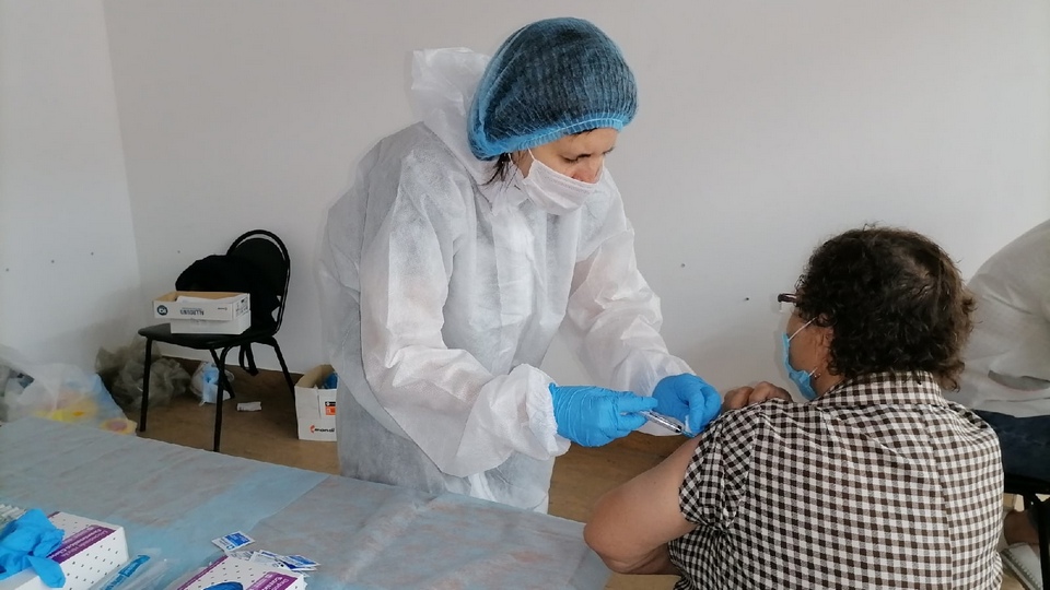 Выездная вакцинация в торговых центрах стартовала в Каменске-Уральском