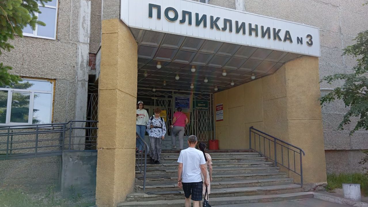 Масштабное обновление 30-летнего здания поликлиники в Каменске-Уральском завершится в конце 2025 года